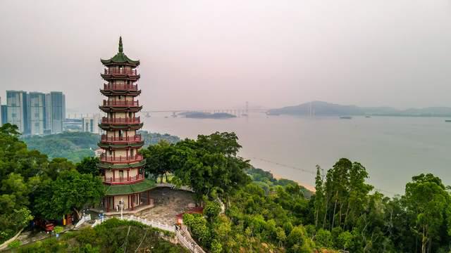 一男人和老婆去寺庙游玩半路老婆走不动第1张-揣书百科