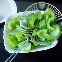 排骨苦瓜黄豆汤的做法与功效第5张-揣书百科